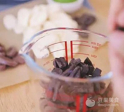 这样做的巧克力才够销魂丝滑