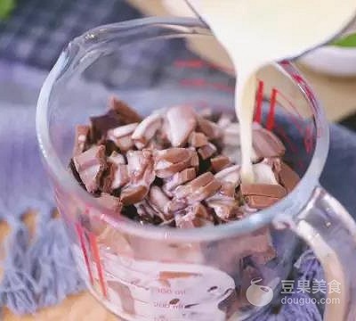 这样做的巧克力才够销魂丝滑