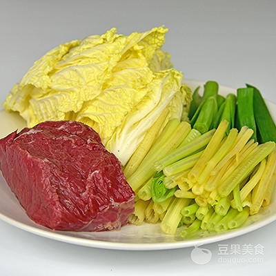 水煮牛肉#美的微波炉菜谱#