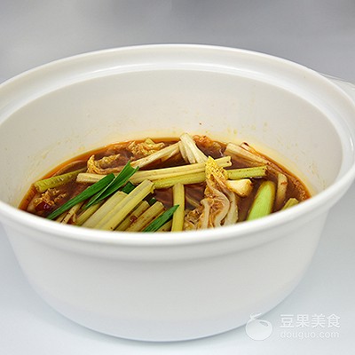 水煮牛肉#美的微波炉菜谱#
