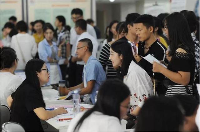 学院PK大学区别是什么，哪个含金量更高？聪明的学生都这样选择