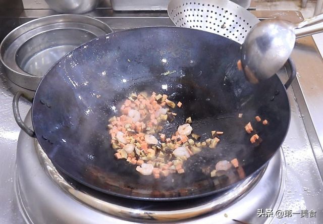 炒米饭怎么炒才能变得更好吃?炒米饭窍门 - 第13张 - 资料巴巴网 炒米饭怎么炒才能变得更好吃?炒米饭窍门 - 第13张