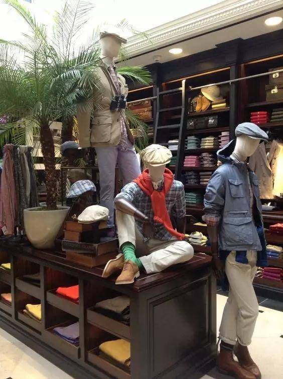 服装店陈列技巧（服装卖场陈列教程）-1