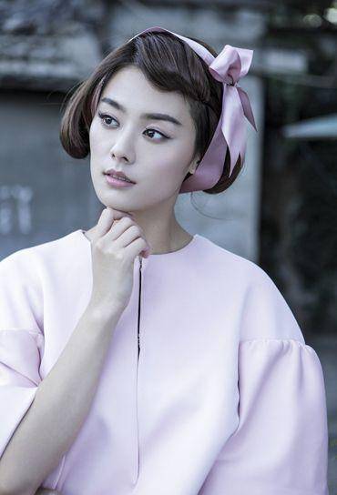 瓜子脸适合扎丸子头吗?适合瓜子脸的发型扎法-1