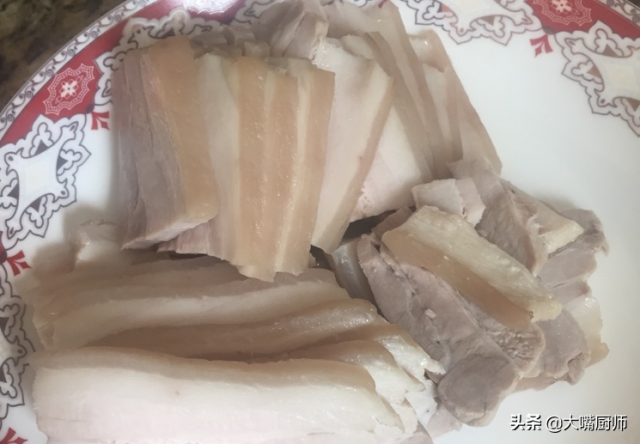 回锅肉怎么做好吃？家常回锅肉-1