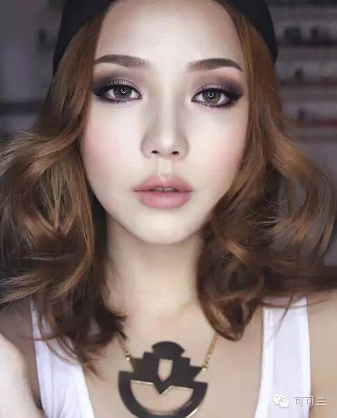 烟熏妆如何画好看（烟熏妆画法）-1