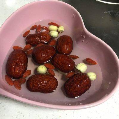 银耳莲子汤怎么做？银耳的最佳搭配-1