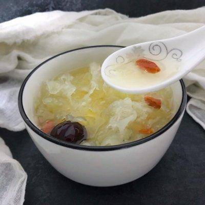 银耳莲子汤怎么做？银耳的最佳搭配-1