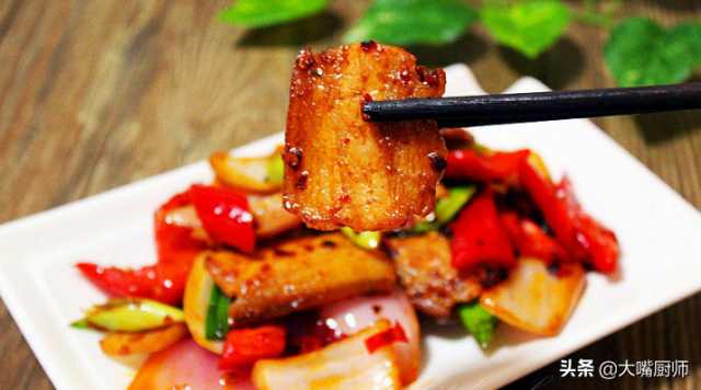 回锅肉怎么做好吃？家常回锅肉-1