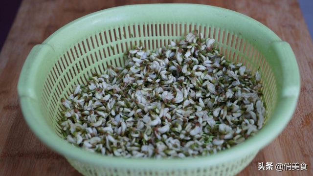 槐花怎么做好吃呢？槐花的制作方法-1