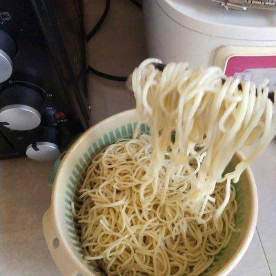 凉面怎么做好吃家常做法？凉拌凉面-1