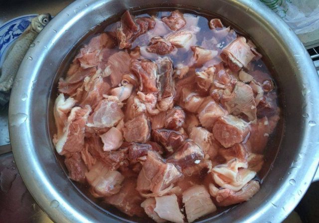 炖牛肉怎么做好吃又简单的方法?家常炖牛肉做法-1
